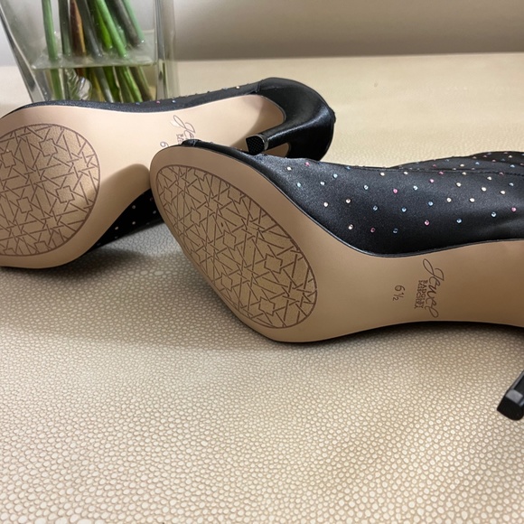 Jewel by Badgley Mischka - Picture 6 of 6